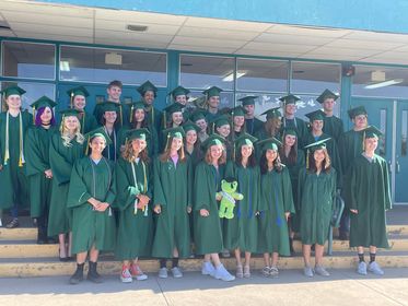 Pinon Elementary School Hosts Grad Walk For 2022 Lahs Seniors Los
