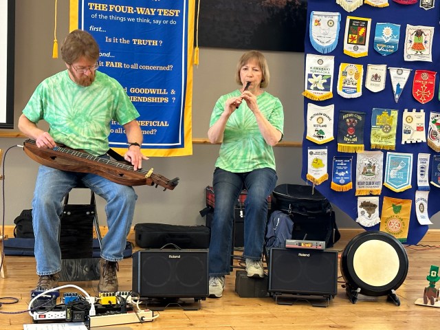 Taranai Celtic Blues Performs At Local Rotary Club Meeting - Vimarsana News